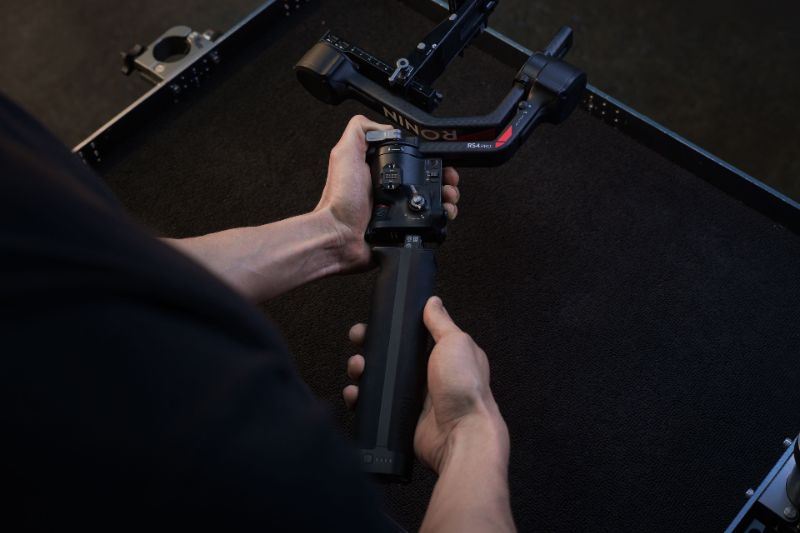 DJI RS BG70 High-Capacity Battery Grip - Image 2